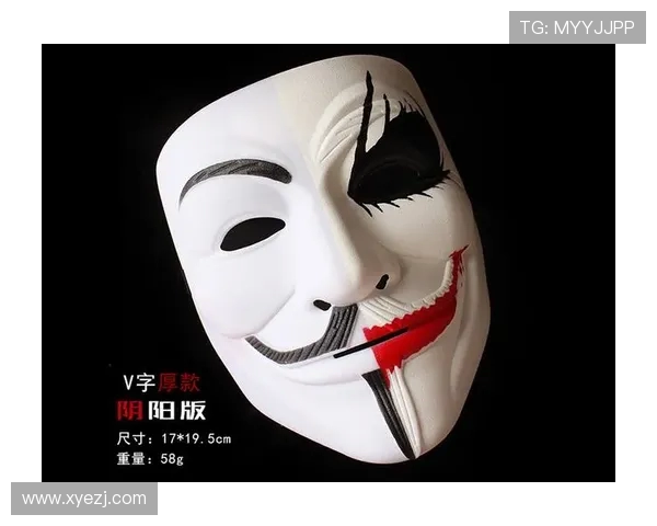 鲁本-迪亚斯与女友化身海盗亮相万圣节派对引发热议